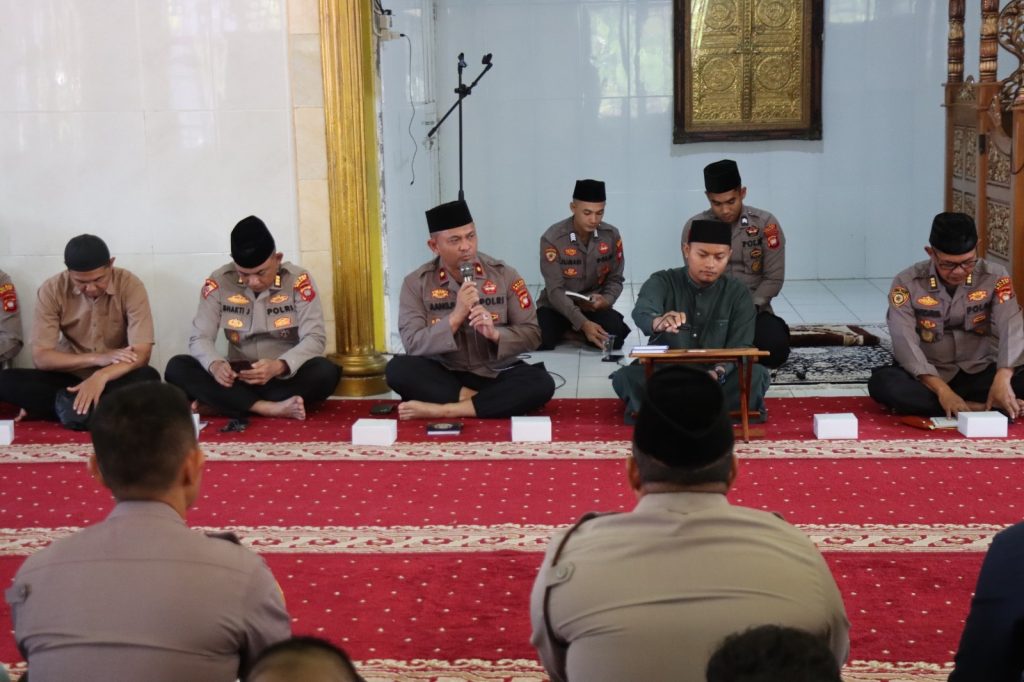 <h4><a href='https://postkotapontianak.com/polres-melawi-gelar-binrohtal-perkuat-keimanan-personel-dan-berbagi-santunan-kepada-santri/' title='Polres Melawi Gelar Binrohtal, Perkuat Keimanan Personel dan Berbagi Santunan kepada Santri'>Polres Melawi Gelar Binrohtal, Perkuat Keimanan Personel dan Berbagi Santunan kepada Santri</a></h4>