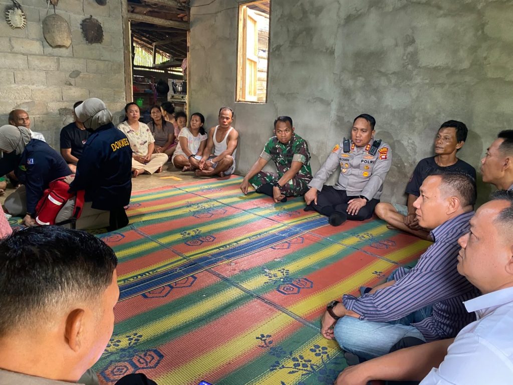 <h4><a href='https://postkotapontianak.com/gugur-saat-semarakkan-kemerdekaan-dandim-dan-kapolres-sampaikan-belasungkawa-kepada-keluarga-peri-yanto/' title='Gugur Saat Semarakkan Kemerdekaan, Dandim dan Kapolres Sampaikan Belasungkawa kepada Keluarga Peri Yanto'>Gugur Saat Semarakkan Kemerdekaan, Dandim dan Kapolres Sampaikan Belasungkawa kepada Keluarga Peri Yanto</a></h4>