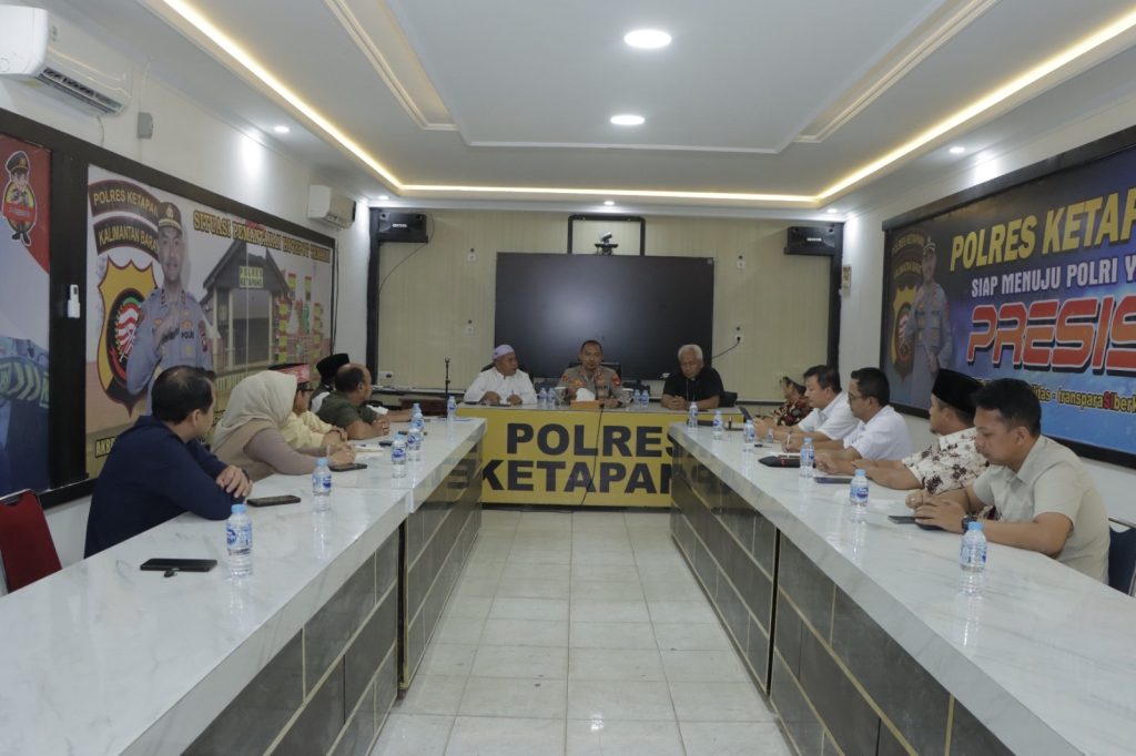 <h4><a href='https://postkotapontianak.com/kapolres-ketapang-terima-kunjungan-silaturahmi-para-tokoh-agama-di-mapolres-ketapang/' title='Kapolres Ketapang Terima Kunjungan Silaturahmi Para Tokoh Agama di Mapolres Ketapang'>Kapolres Ketapang Terima Kunjungan Silaturahmi Para Tokoh Agama di Mapolres Ketapang</a></h4>