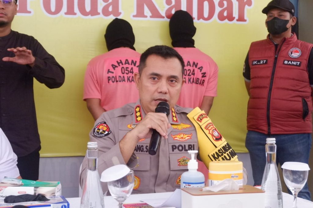<h4><a href='https://postkotapontianak.com/peredaran-gelap-narkoba-dibongkar-ditresnarkoba-polda-kalbar-amankan-pengedar-sabu/' title='Peredaran Gelap Narkoba Dibongkar, Ditresnarkoba Polda Kalbar Amankan Pengedar Sabu'>Peredaran Gelap Narkoba Dibongkar, Ditresnarkoba Polda Kalbar Amankan Pengedar Sabu</a></h4>