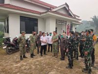 Dansesko TNI Tinjau Langsung Penyuluhan Pasis Sesko Dikreg 65 TNI dalam Pencegahan Karhutla di Mempawah