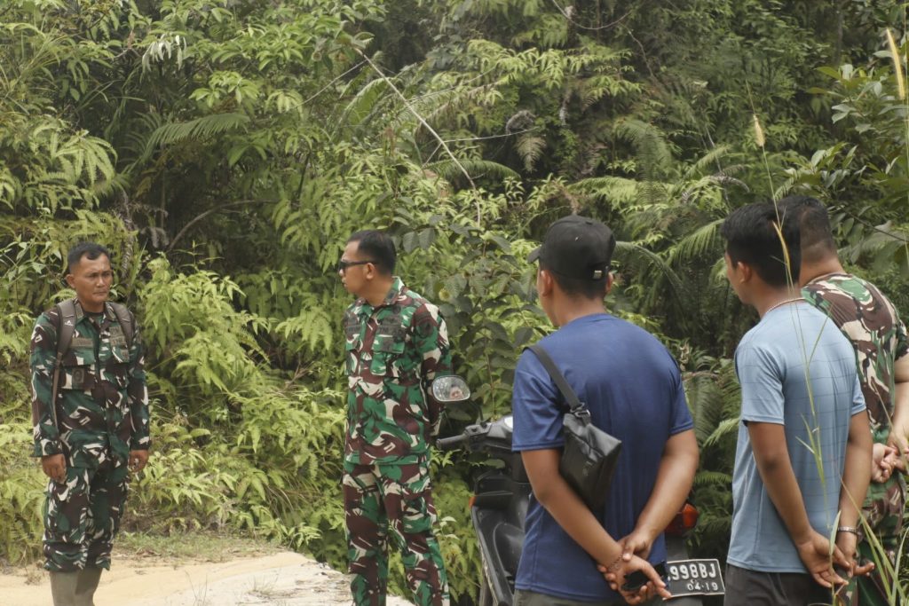 <h4><a href='https://postkotapontianak.com/dandim-1201-mempawah-cek-kesiapan-pembangunan-jembatan-merah-putih-ke-6-dan-ke-7/' title='Dandim 1201/Mempawah Cek Kesiapan Pembangunan Jembatan Merah Putih ke-6 dan ke-7'>Dandim 1201/Mempawah Cek Kesiapan Pembangunan Jembatan Merah Putih ke-6 dan ke-7</a></h4>