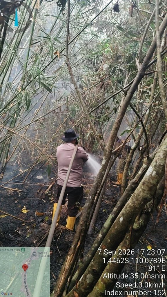 <h4><a href='https://postkotapontianak.com/polsek-matan-hilir-utara-gerak-cepat-padamkan-karhutla-di-desa-kuala-tolak/' title='Polsek Matan Hilir Utara Gerak Cepat Padamkan Karhutla di Desa Kuala Tolak'>Polsek Matan Hilir Utara Gerak Cepat Padamkan Karhutla di Desa Kuala Tolak</a></h4>
