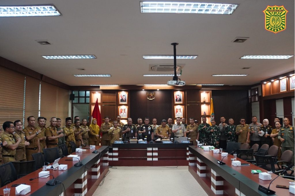 <h4><a href='https://postkotapontianak.com/kejati-kalbar-gelar-penyuluhan-hukum-di-kubu-raya-bahas-pencegahan-karhutla-dan-permasalahan-pertanahan/' title='Kejati Kalbar Gelar Penyuluhan Hukum di Kubu Raya, Bahas Pencegahan Karhutla dan Permasalahan Pertanahan'>Kejati Kalbar Gelar Penyuluhan Hukum di Kubu Raya, Bahas Pencegahan Karhutla dan Permasalahan Pertanahan</a></h4>