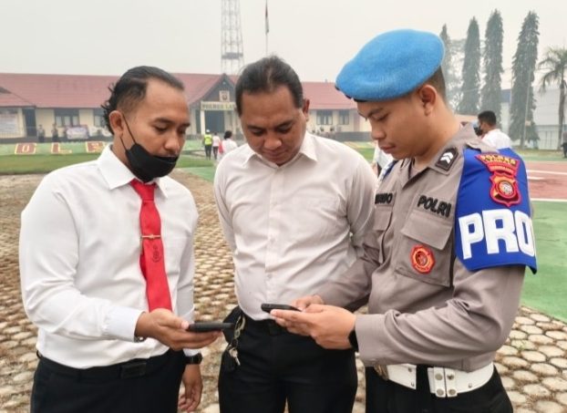 Dadakan Apel Jam Pimpinan Pengecekan HP Anggota Polri Terkait Judi Online