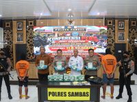 Polres Sambas Gagalkan Peredaran 11,6 Kg Sabu Kemasan Teh Cina, Dua Kurir Diringkus