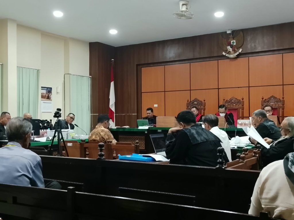 <h4><a href='https://postkotapontianak.com/sidang-yayasan-mujahidin-memanas-herman-hofi-soroti-keterangan-ahli/' title='Sidang Yayasan Mujahidin Memanas, Herman Hofi Soroti Keterangan Ahli'>Sidang Yayasan Mujahidin Memanas, Herman Hofi Soroti Keterangan Ahli</a></h4>