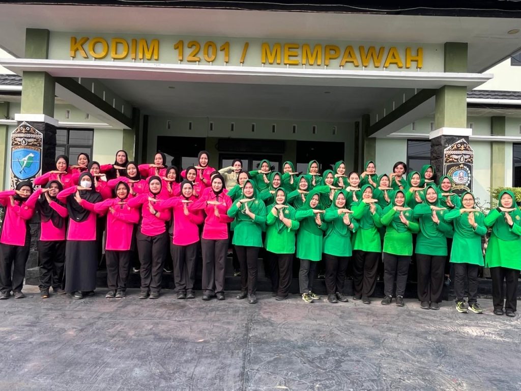 <h4><a href='https://postkotapontianak.com/gerak-bersama-sinergitas-makin-erat-persit-kodim-1201-dan-bhayangkari-mempawah-gelar-senam-bersama/' title='Gerak Bersama, Sinergitas Makin Erat, Persit Kodim 1201 dan Bhayangkari Mempawah Gelar Senam Bersama'>Gerak Bersama, Sinergitas Makin Erat, Persit Kodim 1201 dan Bhayangkari Mempawah Gelar Senam Bersama</a></h4>