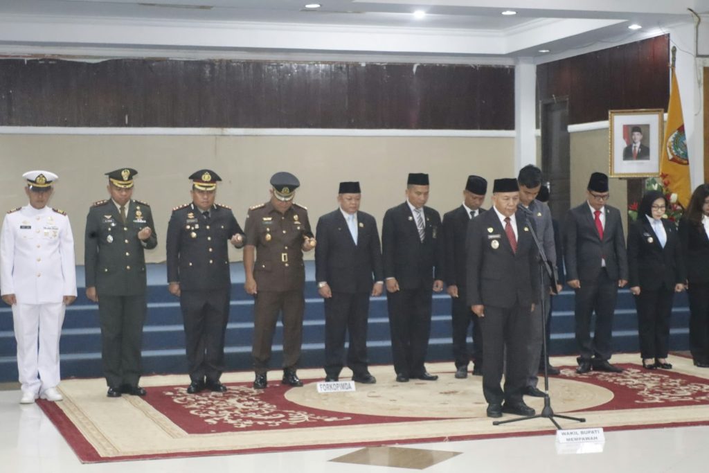 <h4><a href='https://postkotapontianak.com/pancasila-tetap-sakti-dandim-1201-mempawah-bersama-forkopimda-teguhkan-persatuan-di-hari-kesaktian-pancasila/' title='PANCASILA TETAP SAKTI, DANDIM 1201/MEMPAWAH BERSAMA FORKOPIMDA TEGUHKAN PERSATUAN DI HARI KESAKTIAN PANCASILA'>PANCASILA TETAP SAKTI, DANDIM 1201/MEMPAWAH BERSAMA FORKOPIMDA TEGUHKAN PERSATUAN DI HARI KESAKTIAN PANCASILA</a></h4>
