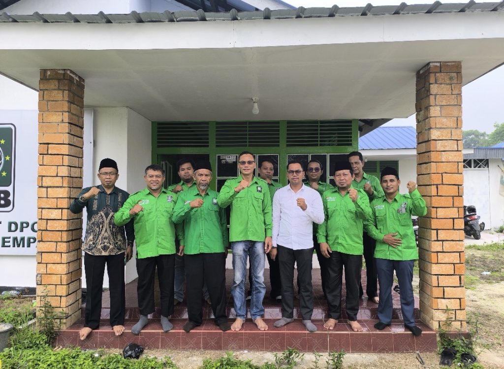 <h4><a href='https://postkotapontianak.com/bakal-kukuhkan-pengurus-pkb-mempawah-tegaskan-siap-menjadi-solusi-untuk-bangsa/' title='Bakal Kukuhkan Pengurus, PKB Mempawah Tegaskan Siap Menjadi Solusi Untuk Bangsa'>Bakal Kukuhkan Pengurus, PKB Mempawah Tegaskan Siap Menjadi Solusi Untuk Bangsa</a></h4>