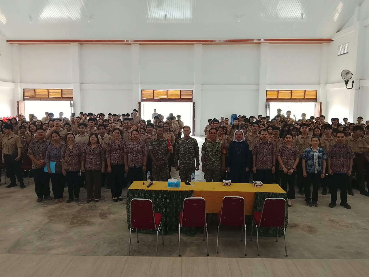 DANRAMIL SUNGAI PINYUH SOSIALISASIKAN REKRUTMEN TNI DI SMA AMKUR, DORONG GENERASI MUDA JADI PRAJURIT